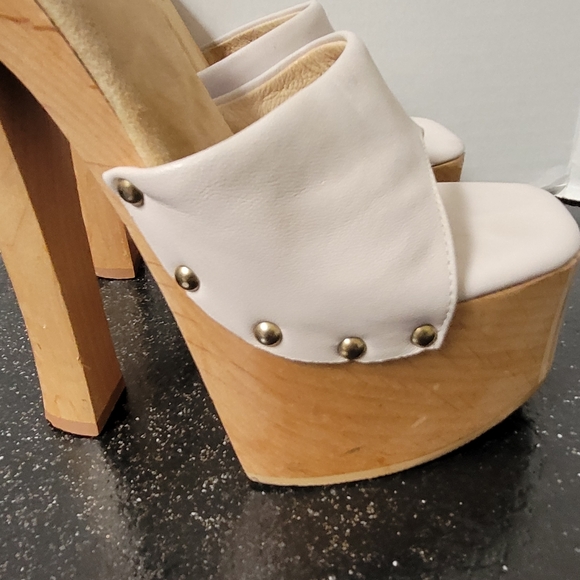 Luichiny White Leather Wood Platform Heels - Picture 5 of 9